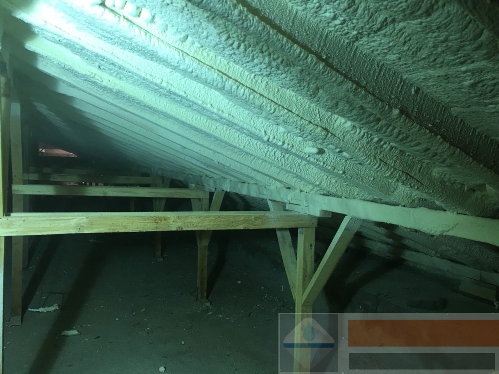 ÇATI ARASI TERS TAVAN VE ZEMİN POLİÜRETAN KÖPÜK UYGULAMA